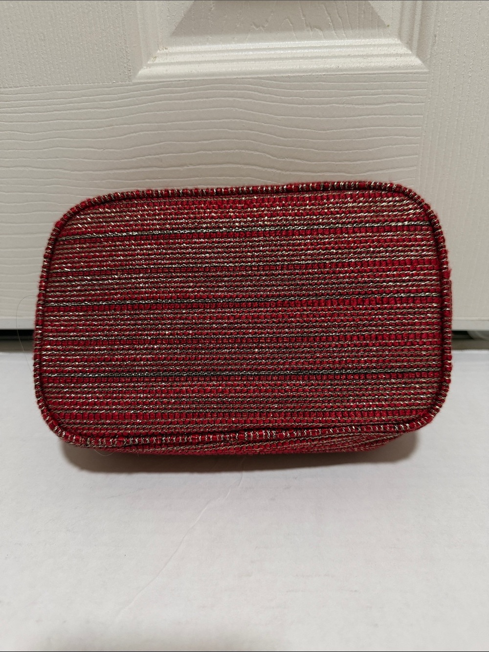 Chanel Holiday 2022 Cosmetic Makeup Bag Pouch Red Gold Tweed - Picture 2 of 7